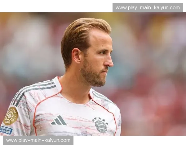 哈里·凯恩:全能中锋的战术支点与串联作用 哈里·凯恩:全能中锋的战术支点与串联作用