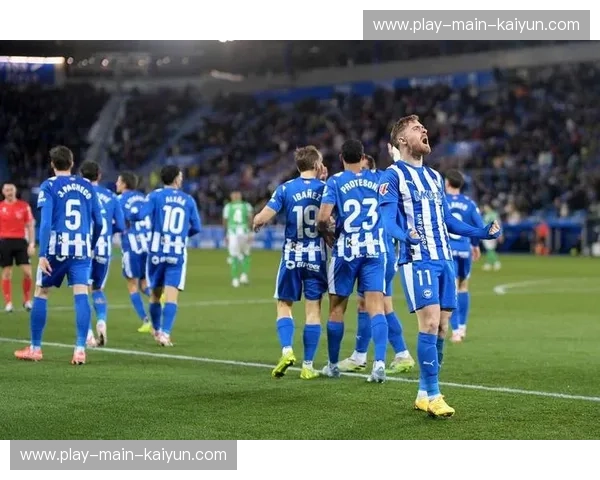 科莫1-2不敌佛罗伦萨，主场失利影响欧战资格争夺