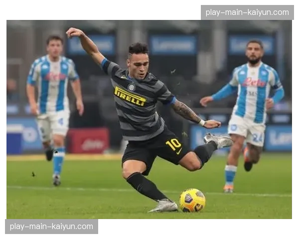 因西涅任意球直接破门，时隔三年再度在意甲得分